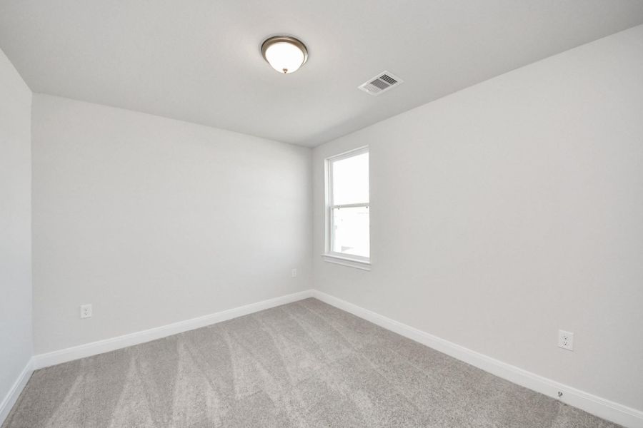 Spacious, unfurnished interior of a new home in Grand Oaks Reserve, Cleveland (Image 28).