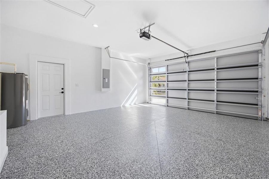 Spacious, unfurnished interior of a new home in , Ocala (Image 38).