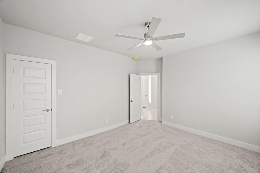 Spacious, unfurnished interior of a new home in Barton Creek Ranch, Conroe (Image 19). Spacious, unfurnished interior of a new home in Barton Creek Ranch, Conroe (Image 19).