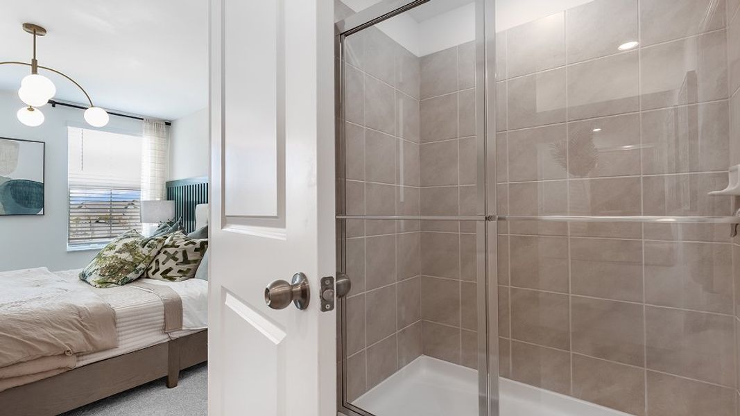 T H01 Avery Owners Bath 1of2 6 11 25 T H01 Avery Owners Bath 1of2 6 11 25