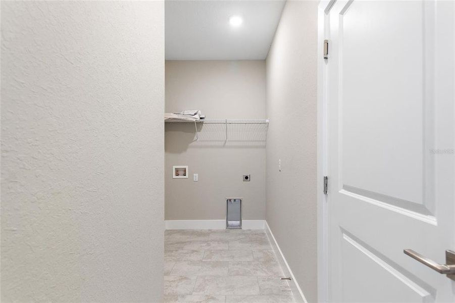 Spacious, unfurnished interior of a new home in , Arcadia (Image 27).