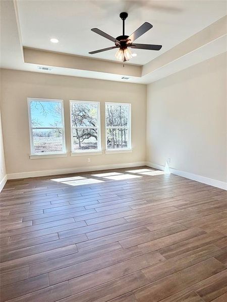Spacious, unfurnished interior of a new home in , Weatherford (Image 25).