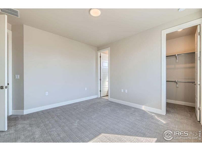 Spacious, unfurnished interior of a new home in Baseline, Broomfield (Image 39).