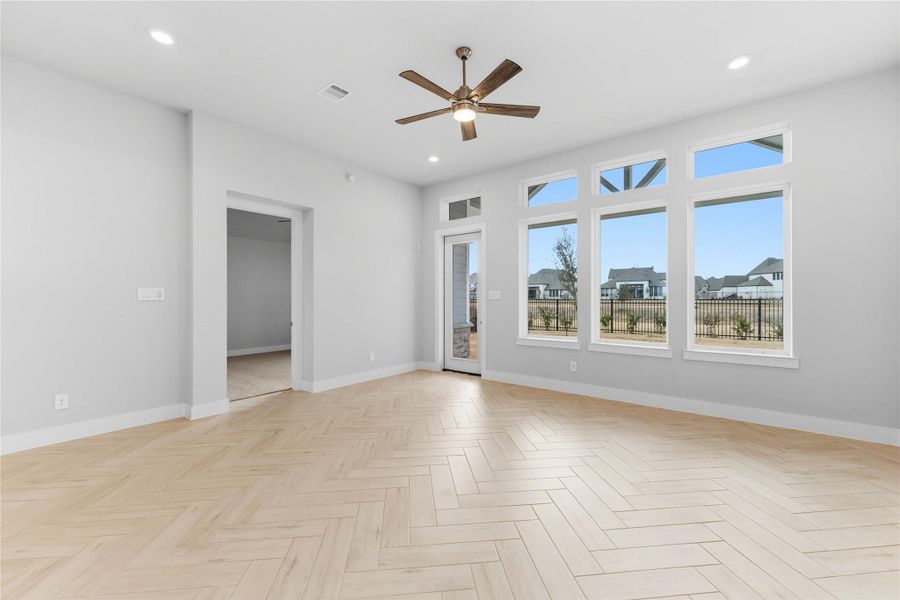 Spacious, unfurnished interior of a new home in Elyson, Katy (Image 19).