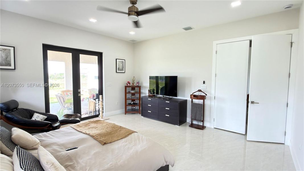 Furnished interior view inside a new home in , Loxahatchee (Image 79).