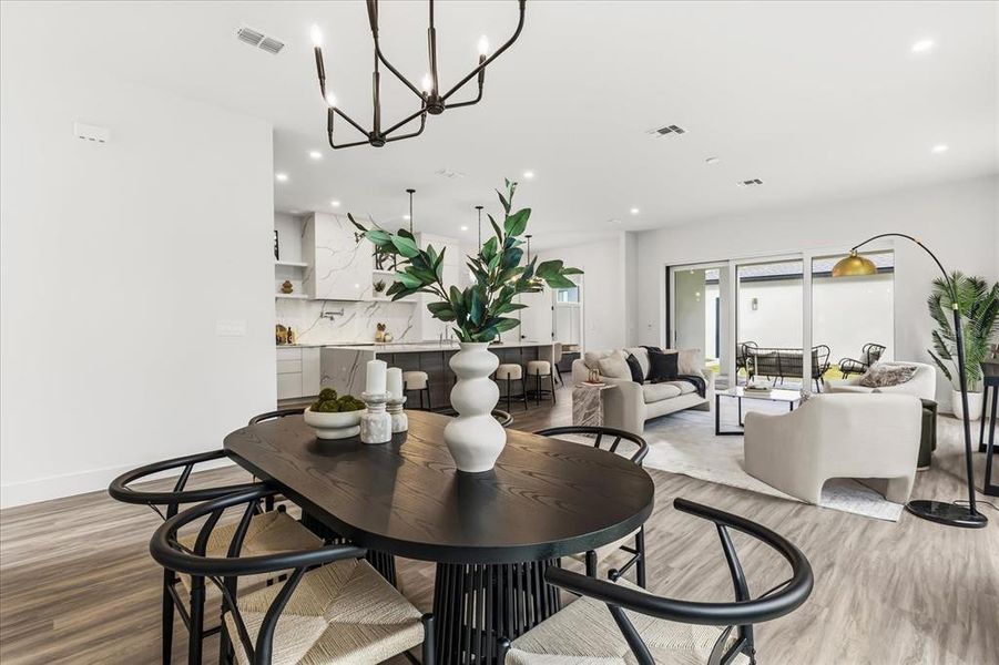 Furnished interior view inside a new home in , Orlando (Image 35).