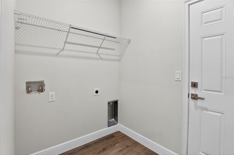 Spacious, unfurnished interior of a new home in , Citrus Springs (Image 17).