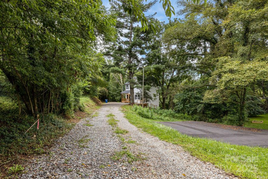 Image 40 of a home in .