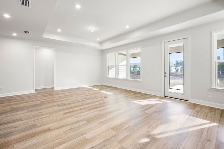 Spacious, unfurnished interior of a new home in Sun City Hilton Head, Bluffton (Image 16).