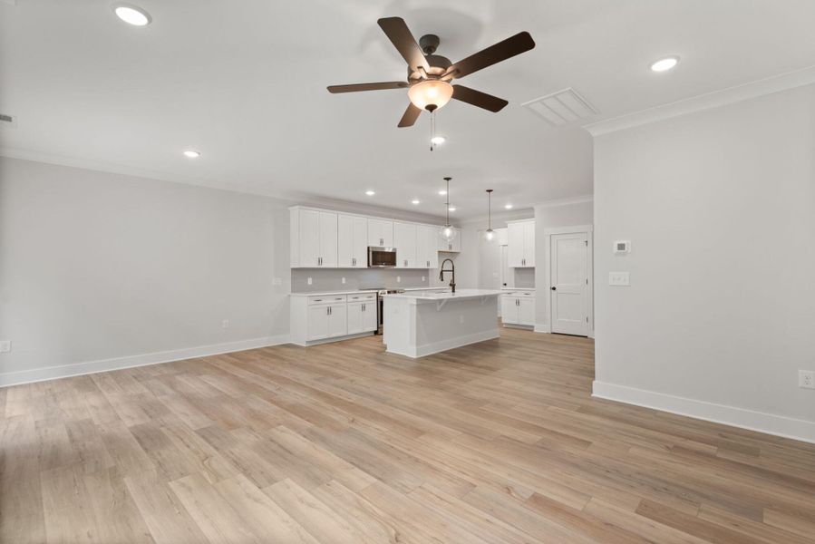 Spacious, unfurnished interior of a new home in Harbor Crossing, Greensboro (Image 15).