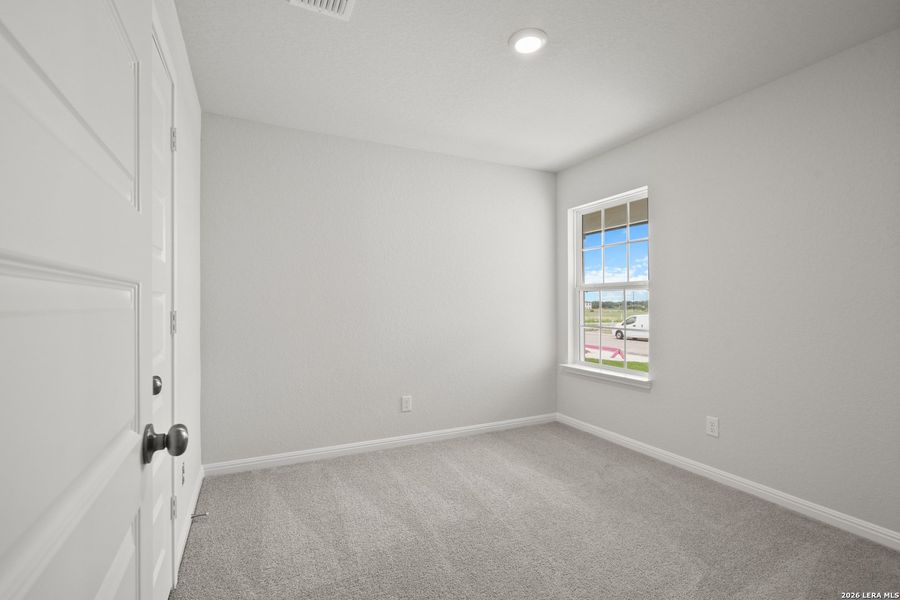 Spacious, unfurnished interior of a new home in Applewhite Meadows, San Antonio (Image 11).