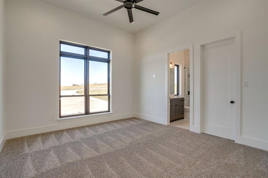 Spacious, unfurnished interior of a new home in , Weatherford (Image 21).