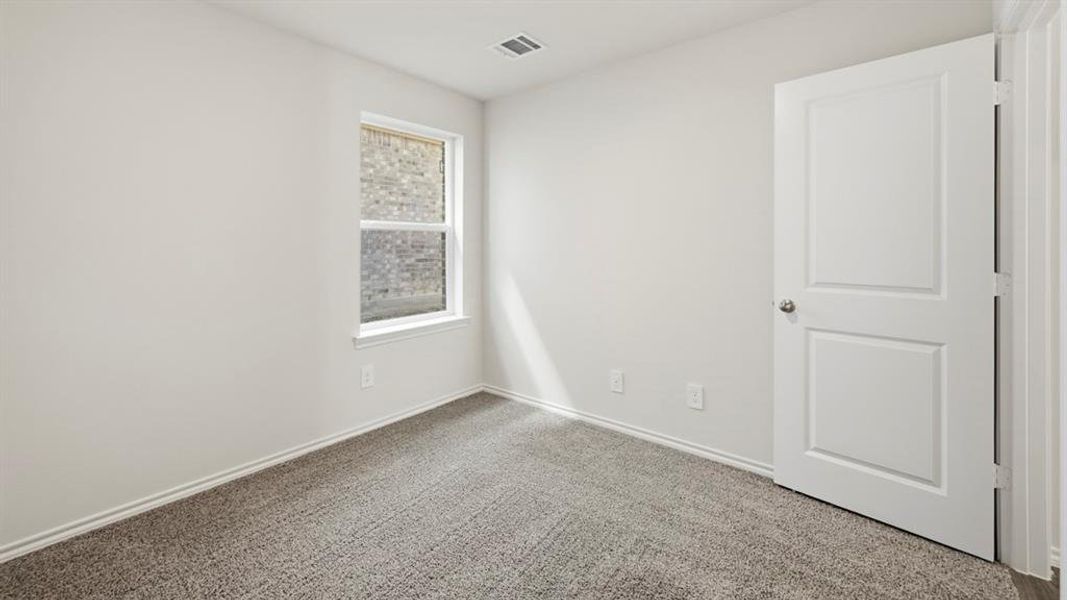 Spacious, unfurnished interior of a new home in Sweetwater Springs, Sherman (Image 19).