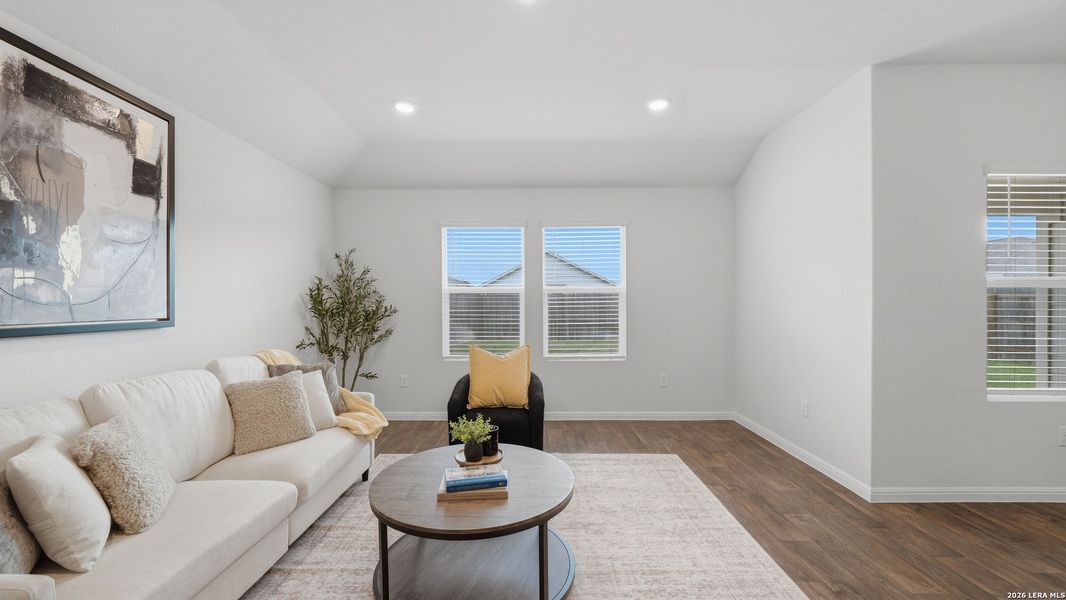 Furnished interior view inside a new home in Heather Glen, New Braunfels (Image 41).