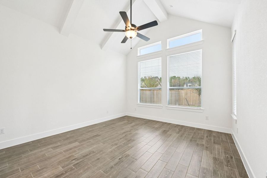Spacious, unfurnished interior of a new home in Kresston, Montgomery (Image 32).