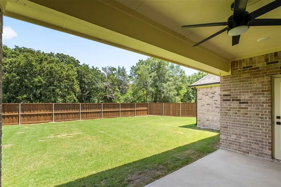 Exterior details and patio area of a home in , Mabank (Image 3).