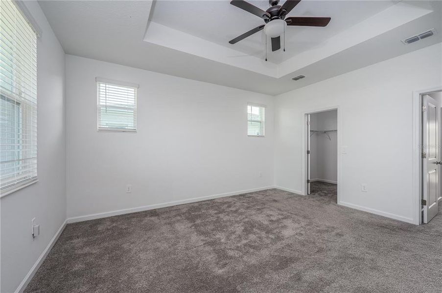 Spacious, unfurnished interior of a new home in , Davenport (Image 14).