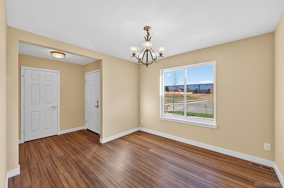 Spacious, unfurnished interior of a new home in , Aurora (Image 26).
