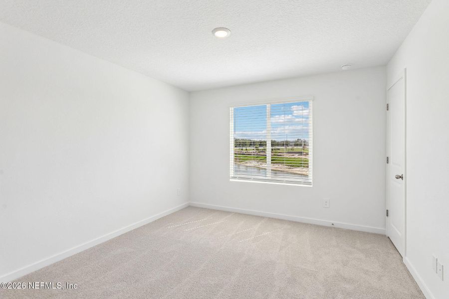 Spacious, unfurnished interior of a new home in , Middleburg (Image 28).