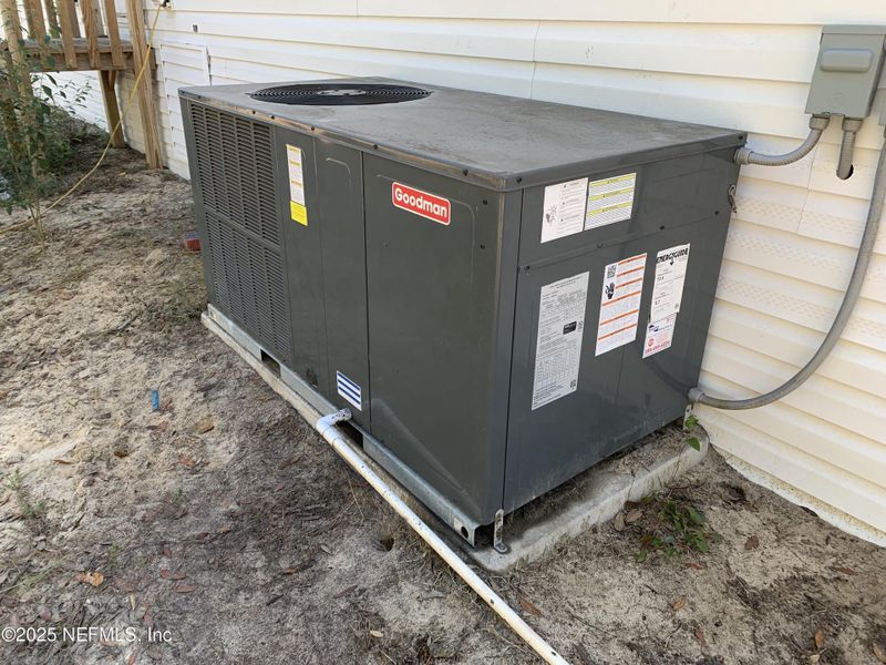 Image 36 of a home in .