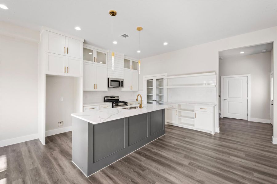 Furnished interior view inside a new home in , Houston (Image 5). Furnished interior view inside a new home in , Houston (Image 5).