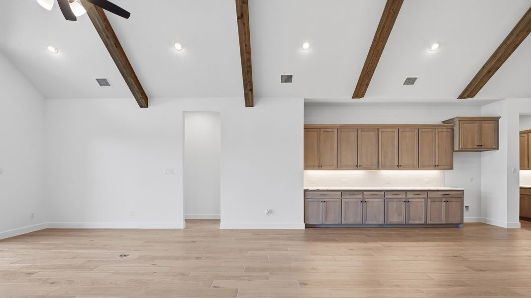 Spacious, unfurnished interior of a new home in Sweetgrass, Haslet (Image 14).