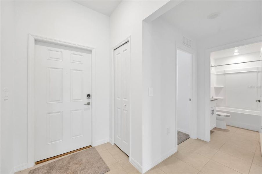 Spacious, unfurnished interior of a new home in Berry Bay, Wimauma (Image 23). Spacious, unfurnished interior of a new home in Berry Bay, Wimauma (Image 23).