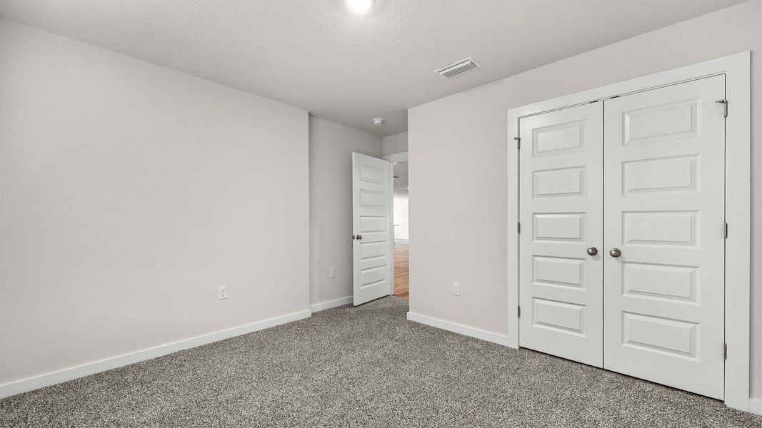 Spacious, unfurnished interior of a new home in Sunny Hills, Chipley (Image 29).