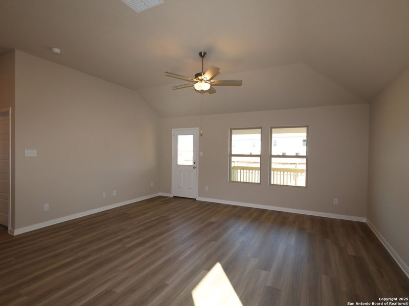 Spacious, unfurnished interior of a new home in Blue Ridge Ranch, San Antonio (Image 21). Spacious, unfurnished interior of a new home in Blue Ridge Ranch, San Antonio (Image 21).