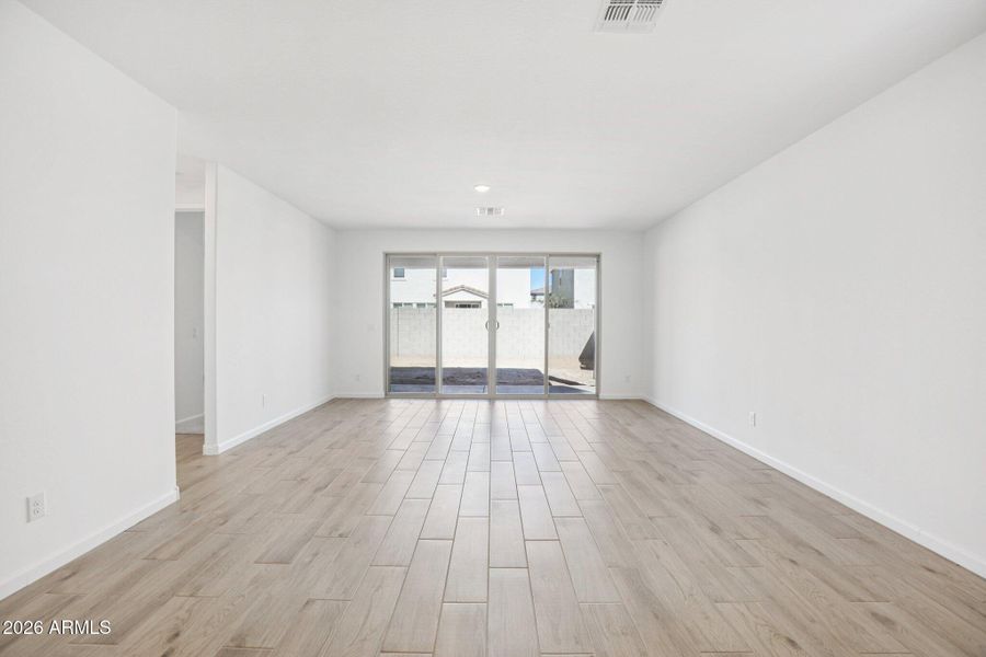 7-web-or-mls-La Senda Dr W-S0511-007