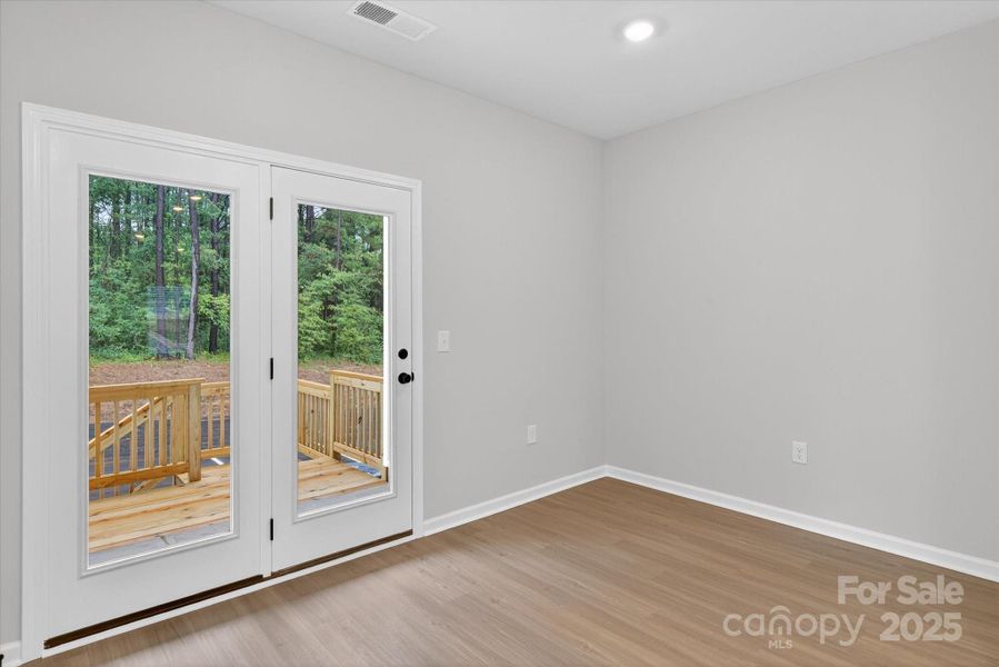 Spacious, unfurnished interior of a new home in Rhyne Court, Gastonia (Image 20).