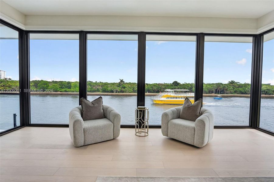 Exterior details and patio area of a home in , Fort Lauderdale (Image 21).