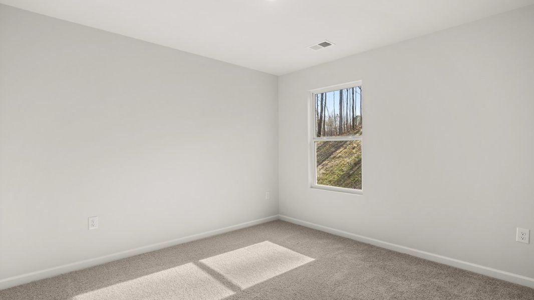 Spacious, unfurnished interior of a new home in Oconee Overlook, Gainesville (Image 26).