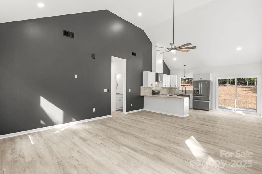 Spacious, unfurnished interior of a new home in , Shelby (Image 19).