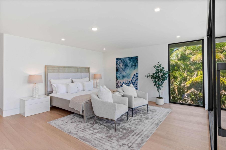 Furnished interior view inside a new home in , Jupiter Island (Image 10).