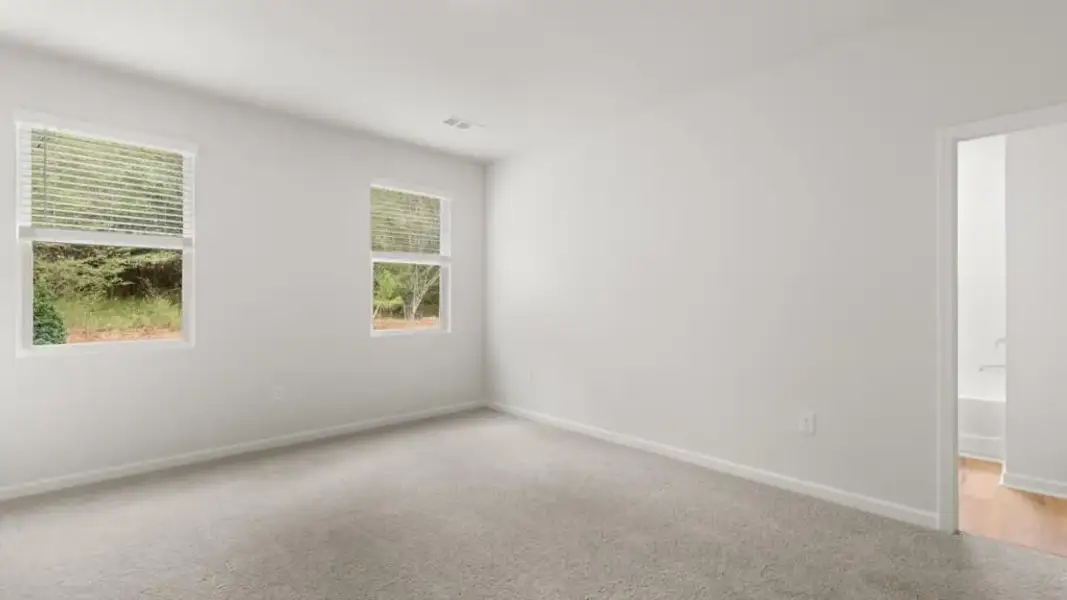 Spacious, unfurnished interior of a new home in Grandview at Lanier, Dawsonville (Image 17).