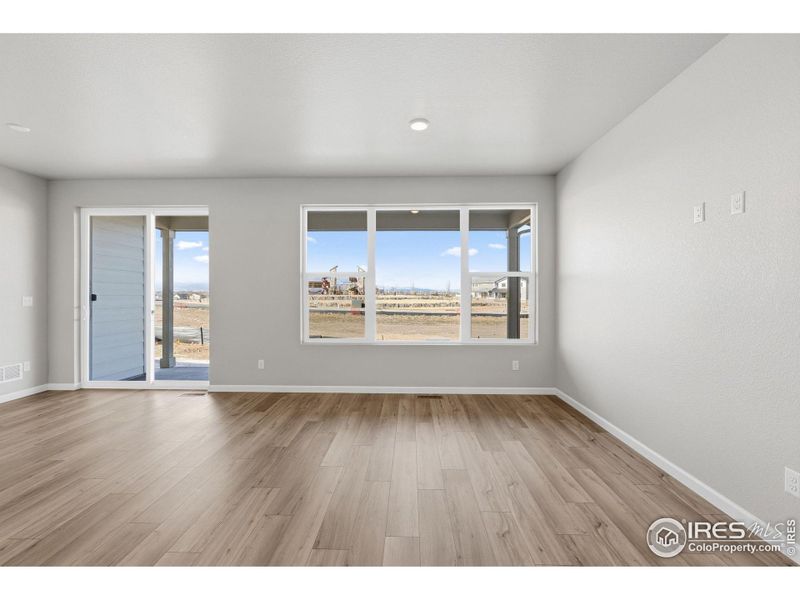 Spacious, unfurnished interior of a new home in Cordovan, Longmont (Image 17).
