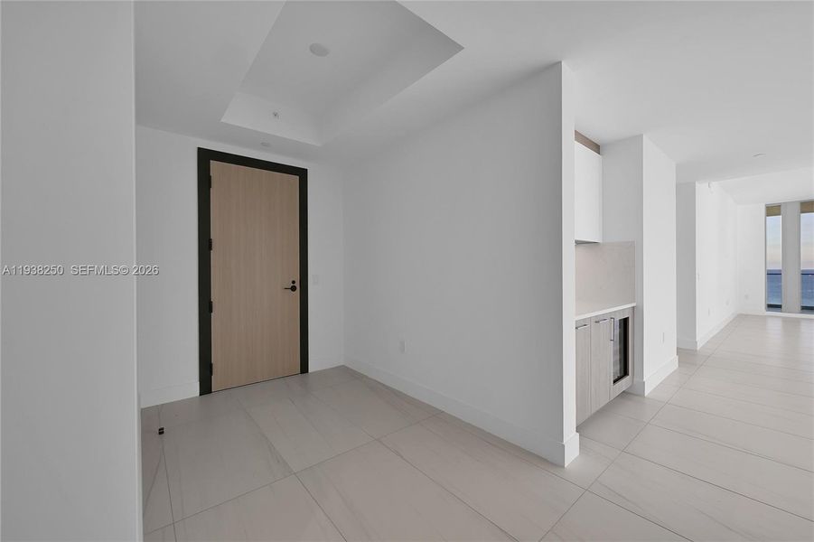 Spacious, unfurnished interior of a new home in , Fort Lauderdale (Image 65).