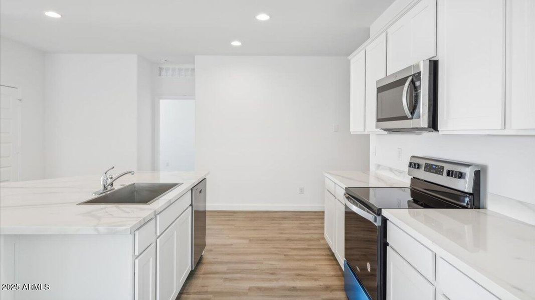 Kingston kitchen (2) Kingston kitchen (2)