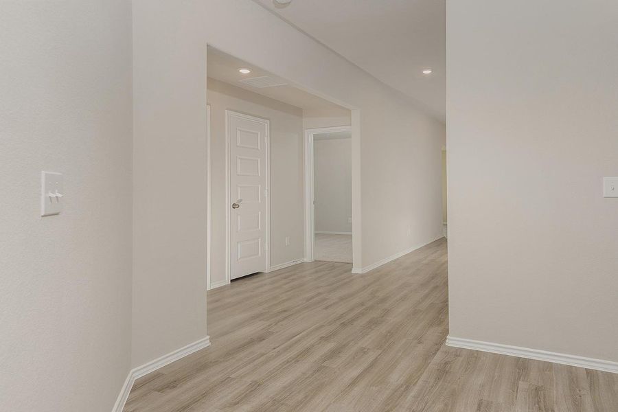Spacious, unfurnished interior of a new home in , Magnolia (Image 23).