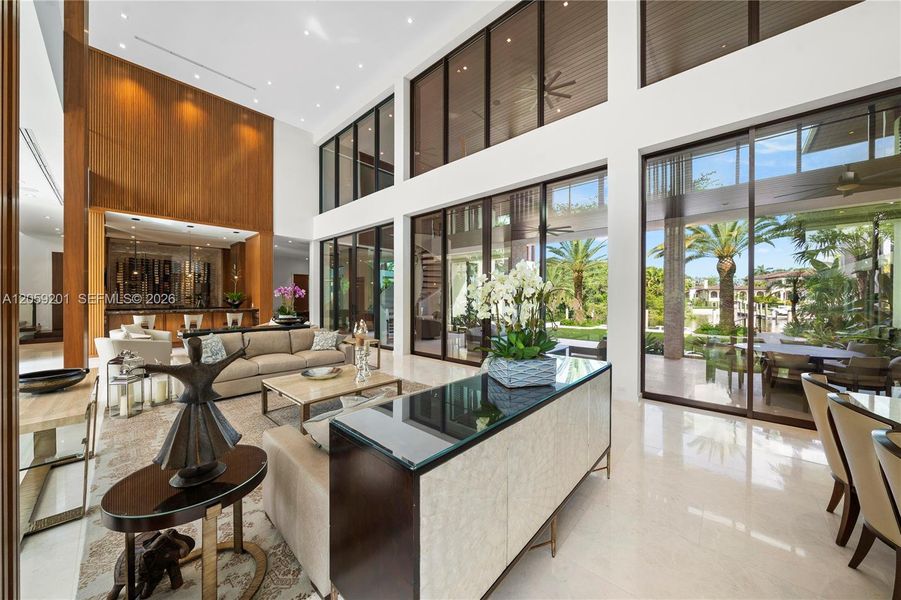 Community amenities in , Coral Gables (Image 30).