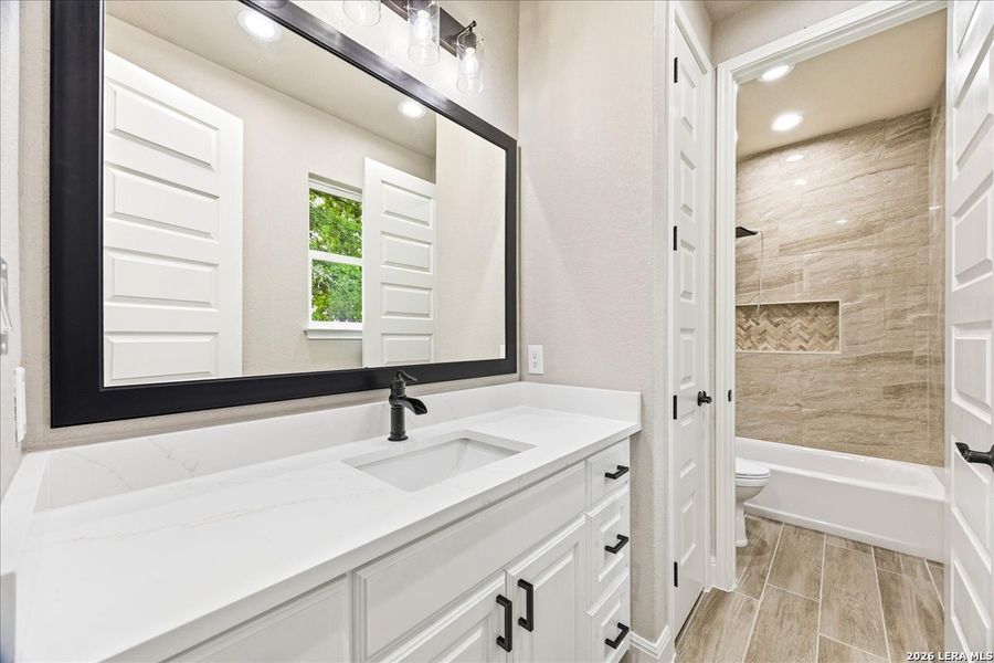 Furnished interior view inside a new home in , La Vernia (Image 11).