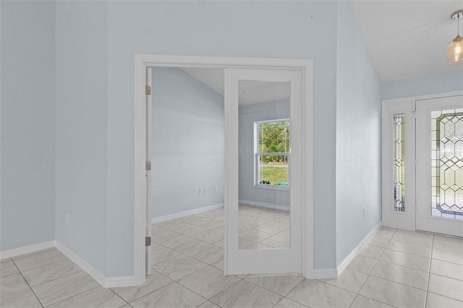 Spacious, unfurnished interior of a new home in , Weeki Wachee (Image 35).