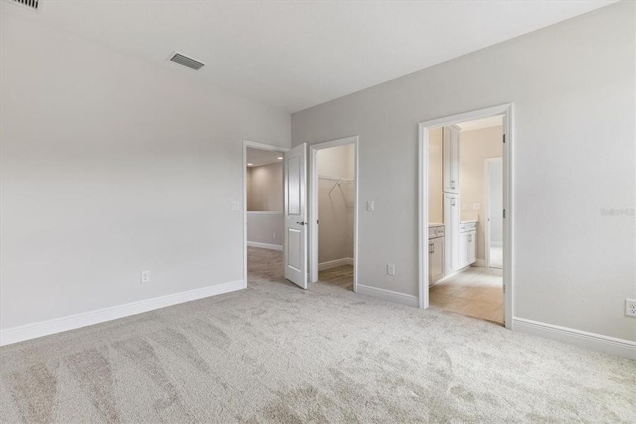 Spacious, unfurnished interior of a new home in Hawkstone, Lithia (Image 18).