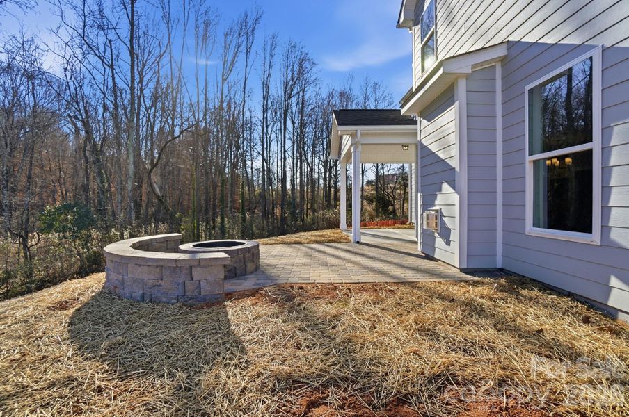 Paver patio, firepit & seating wall