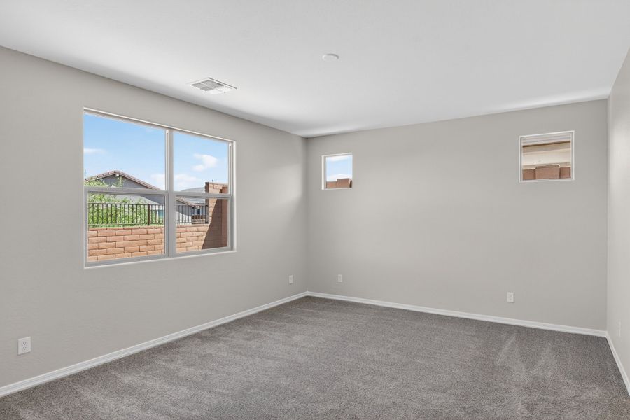 Spacious, unfurnished interior of a new home in Estrella, Goodyear (Image 13).