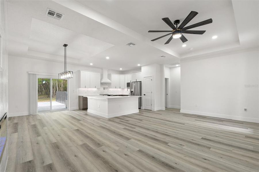 Spacious, unfurnished interior of a new home in , Spring Hill (Image 37).