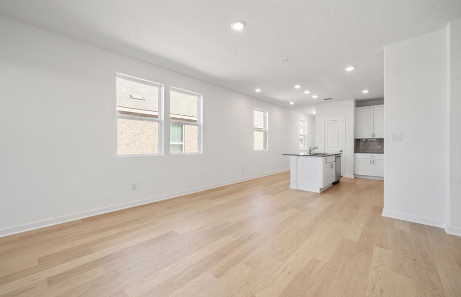 Spacious, unfurnished interior of a new home in Sunfield, Buda (Image 11). Spacious, unfurnished interior of a new home in Sunfield, Buda (Image 11).
