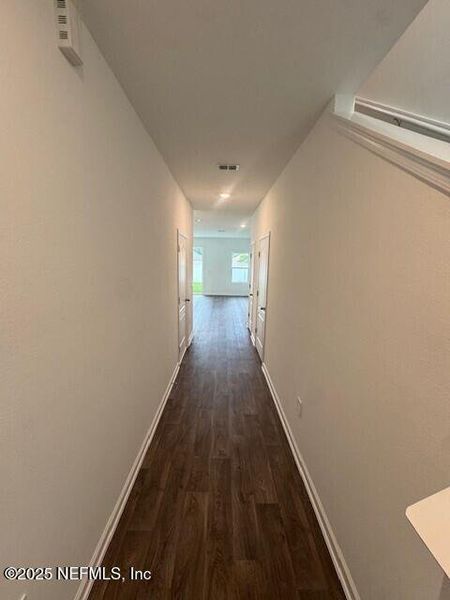 Spacious, unfurnished interior of a new home in The Landing, Middleburg (Image 40).