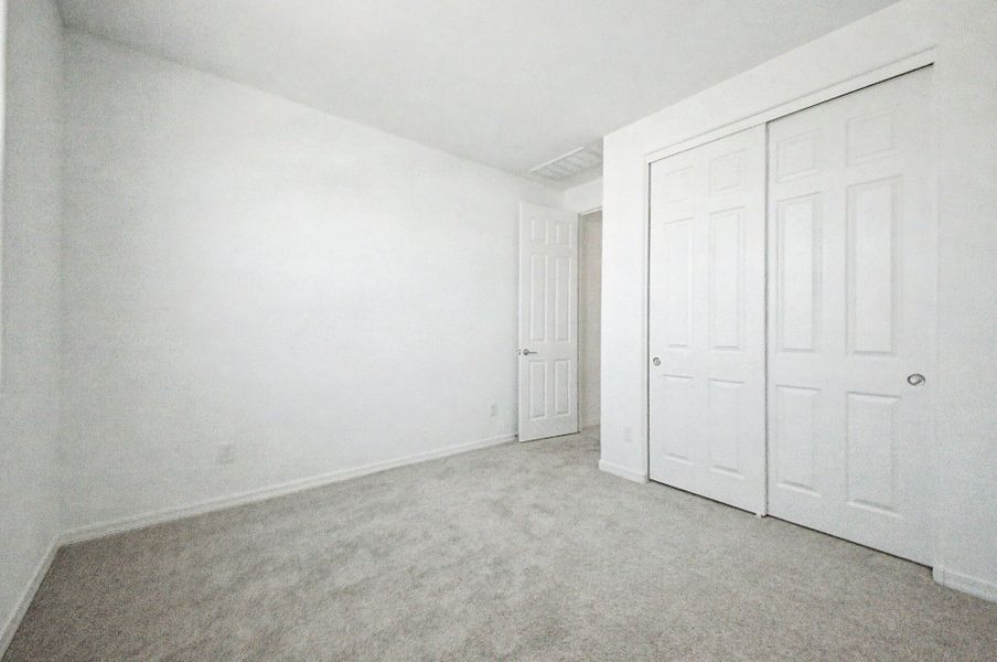 Spacious, unfurnished interior of a new home in Las Ventanas, Goodyear (Image 9).